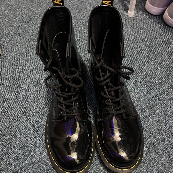 dr. martens boots - Picture 2 of 3